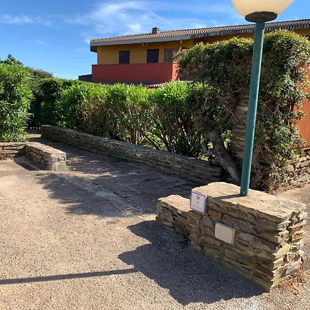 L' Elicriso, A Pochi Passi Dal Mare Con Giardino Privato - The Elicriso, A Few Meters From The Sea, With Private Garden דירה *