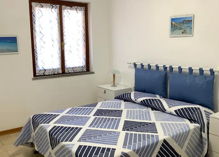 L' Elicriso, A Pochi Passi Dal Mare Con Giardino Privato - The Elicriso, A Few Meters From The Sea, With Private Garden דירה